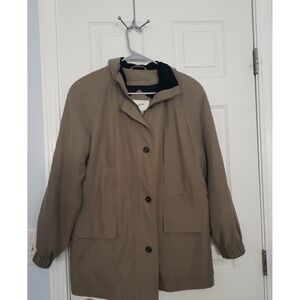 Jacqueline Ferrar Womans Winter Coat Size Medium Petite. With Hood.